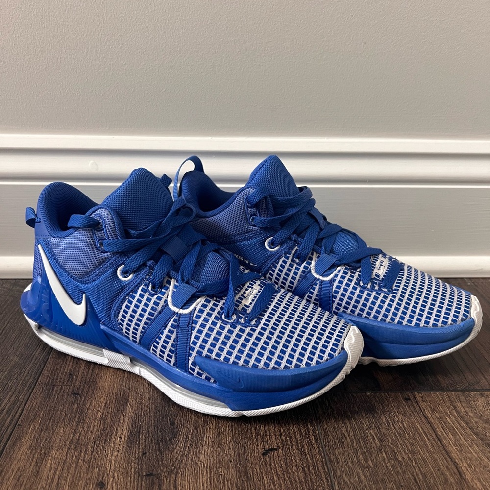 Nike Lebron basketball shoes. Size 6